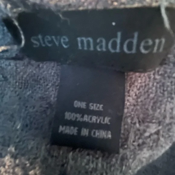 Steve Madden Oversized Dark Gray Lightweight Fringed Woven Shawl/Wrap - Picture 5 of 6